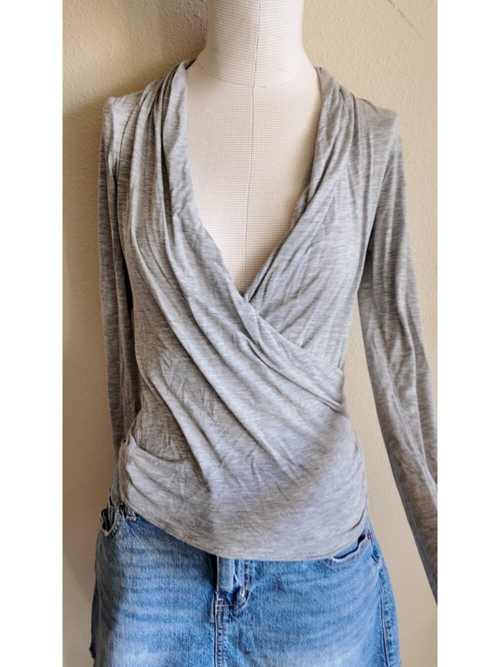 Y2K Bebe top long sleeve gray size extra small
